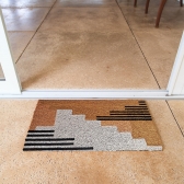 Capacho de Porta Fibra de Coco Uzoo 66 cm x 33 cm - Escada
